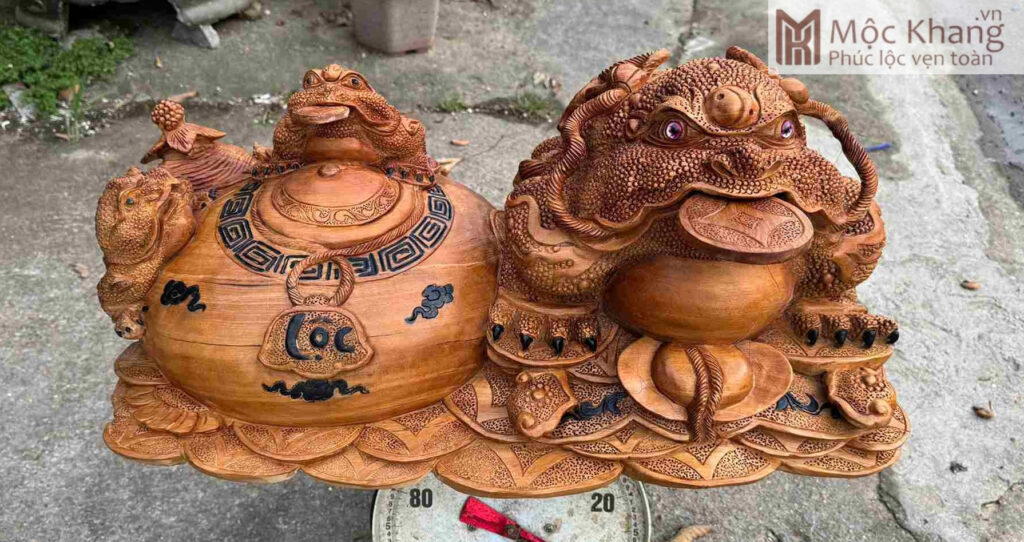 Tượng thiềm Thừ Trấn Chum Gỗ Ngọc Am
