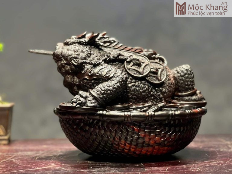 Tượng Thiềm Thứ Ngồi Thúng Tiền Gỗ Trắc