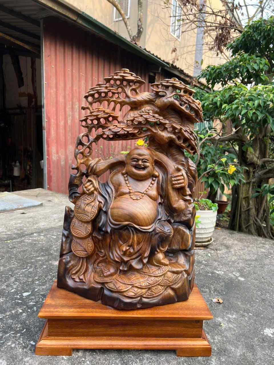 Tượng Phật Di Lặc Gỗ Xá Xị Cao 68 (cm)