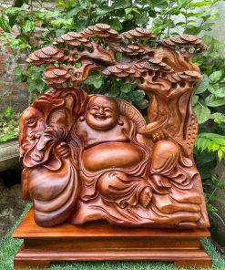 Tượng Phật Di Lặc Tựa Gốc Tùng Gỗ Xá Xị Cao 43 (cm)