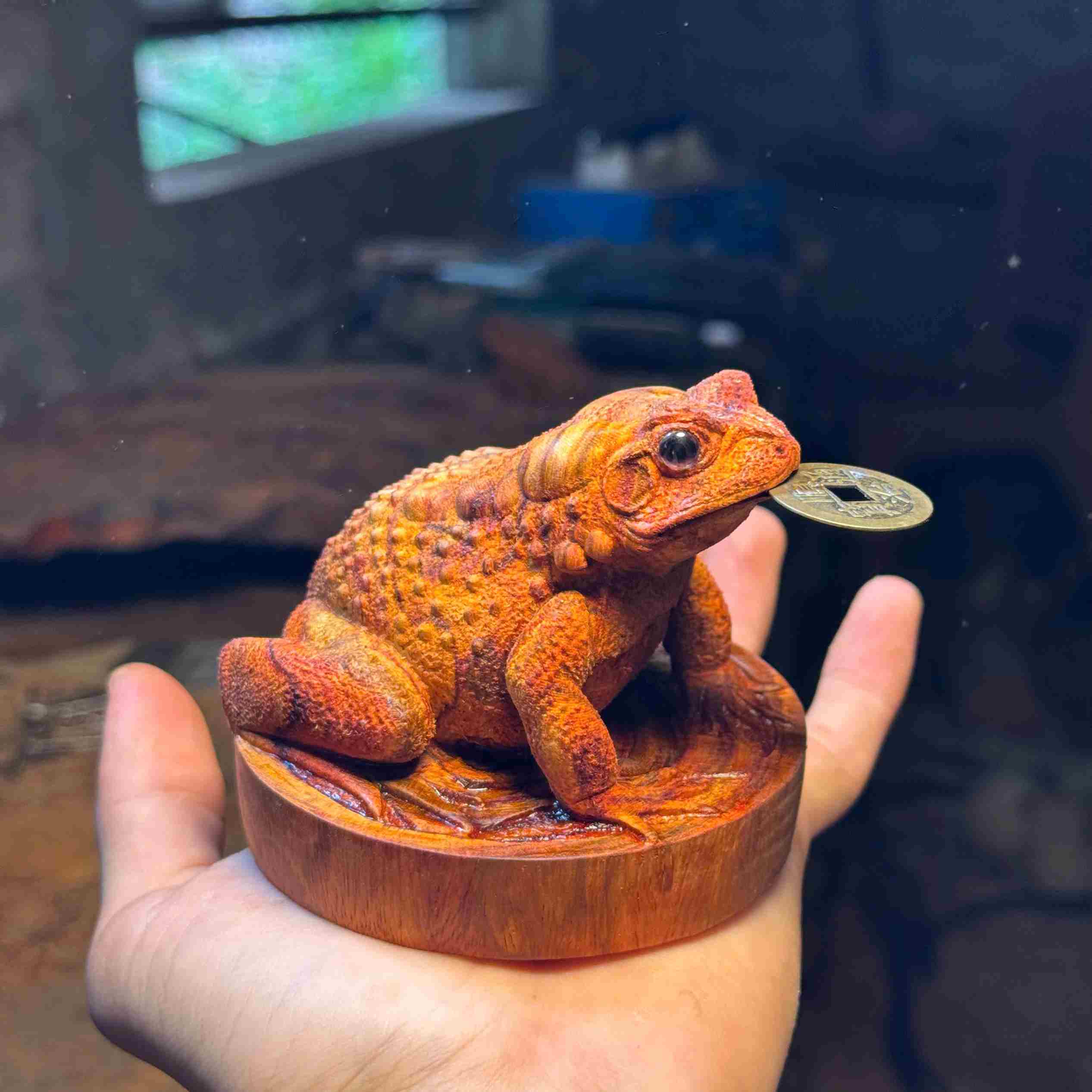 Tượng Cóc Gỗ Sưa Đỏ Cao 7.5 (cm)